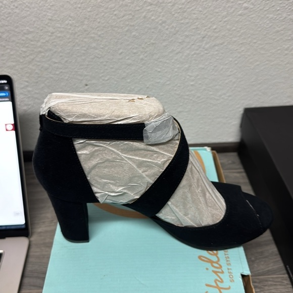 LifeStride Black Strappy Heels - Picture 7 of 7